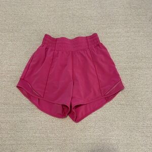 lululemon Hotty Hot Short 4" size 2 in Sonic Pink